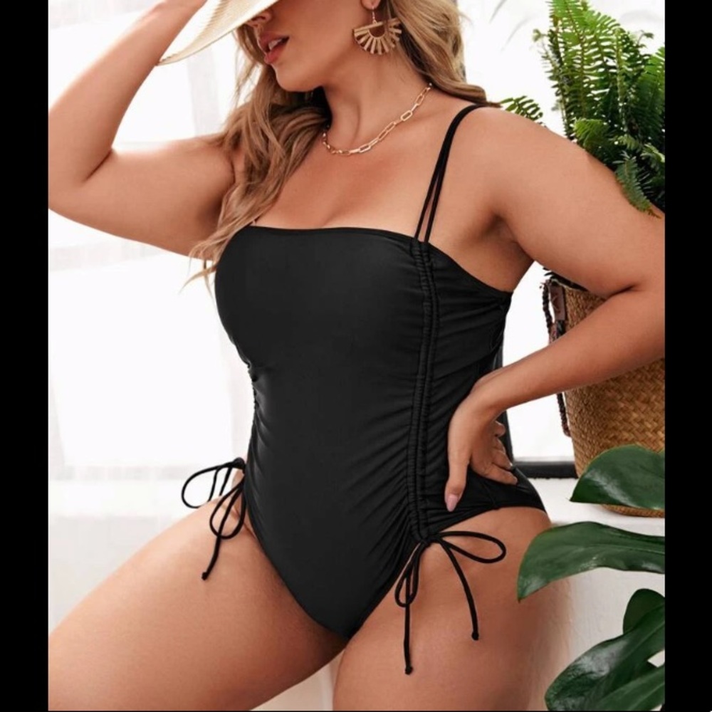 SHEIN women’s plus size swimsuit